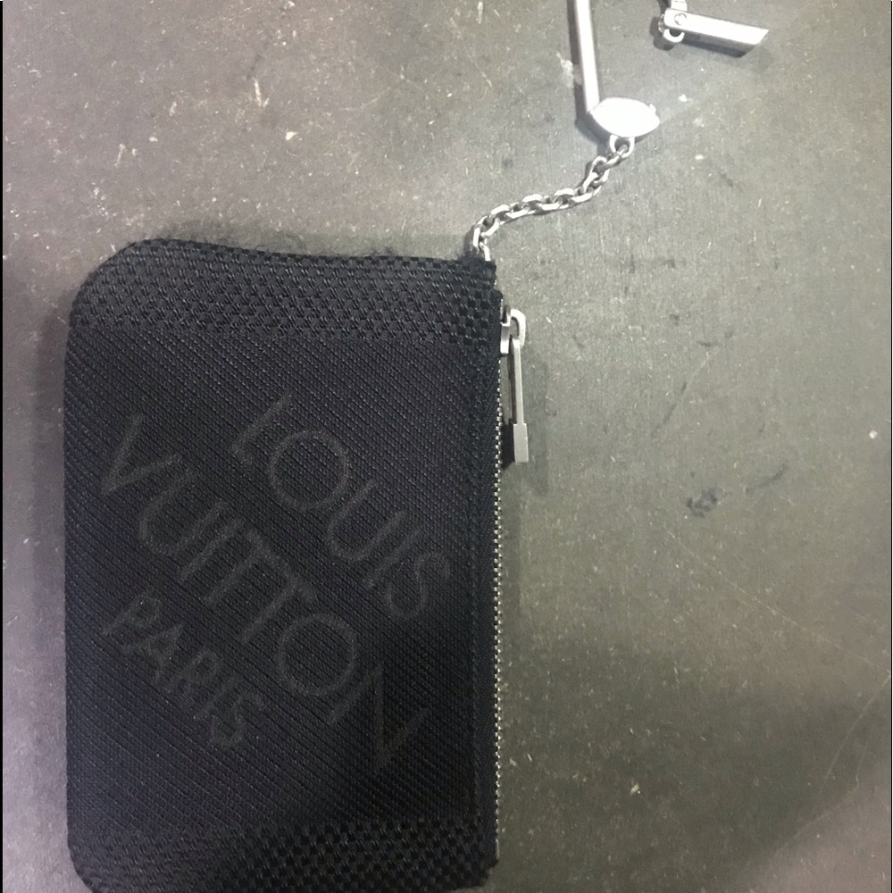 Louis Vuitton change wallet